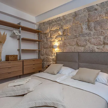 Mirabilis, Luxury Apartment, Old Town شقة